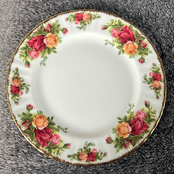 SALAD / DESERT PLATE OLD COUNTRY ROSES ROYAL ALBERT BONE CHINA ENGLAND 1962 VTG - Picture 3 of 9